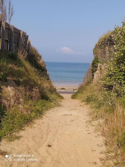 La Chaloupe Gites De Mer Jullouville-les-Pins Exteriér fotografie