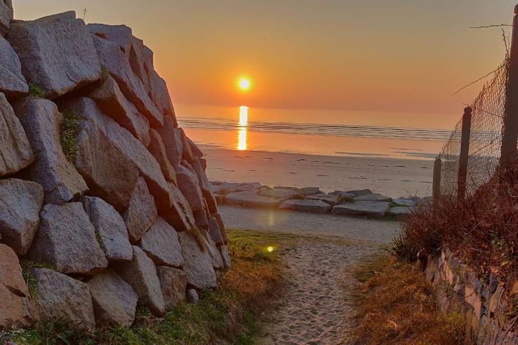 La Chaloupe Gites De Mer Jullouville-les-Pins Exteriér fotografie