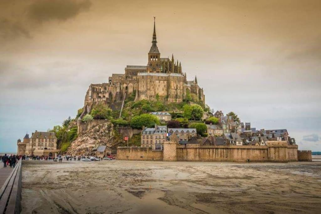 La Chaloupe Gites De Mer Jullouville-les-Pins Exteriér fotografie